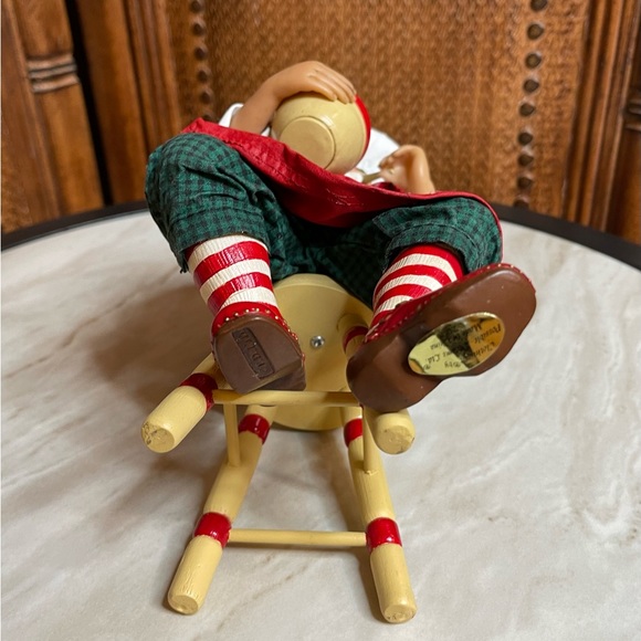 Clothtique Santa Chocolatier. Possible Dreams LTD - Picture 5 of 5